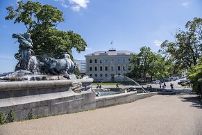 The Churchill Penthouse by Daniel&Jacob’s