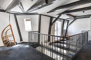 The Churchill Penthouse by Daniel&Jacob’s