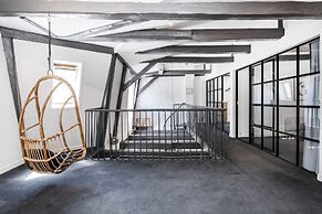 The Churchill Penthouse by Daniel&Jacob’s