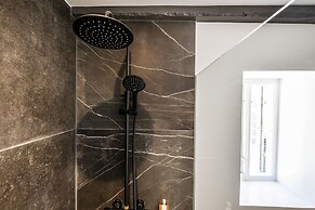 The Churchill Penthouse by Daniel&Jacob’s