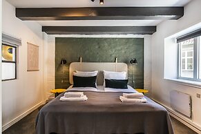 The Churchill Penthouse by Daniel&Jacob’s