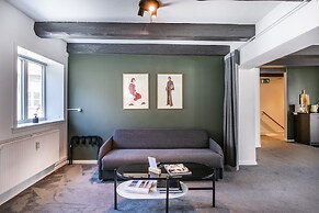 The Churchill Penthouse by Daniel&Jacob’s