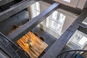 The Churchill Penthouse by Daniel&Jacob’s