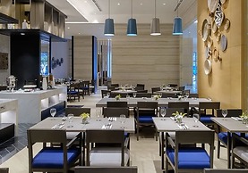 Savoy Hotel Mactan Newtown