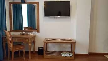 Dragon Phoenix Hotel