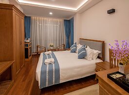 Dragon Phoenix Hotel