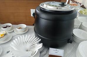 Dragon Phoenix Hotel