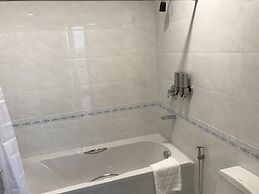 Dragon Phoenix Hotel