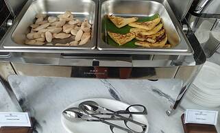 Dragon Phoenix Hotel