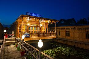 Kolu Group Of Houseboats