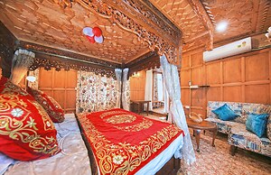 Kolu Group Of Houseboats