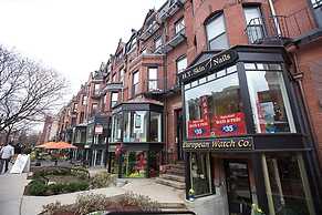 Luxury Collection-4 Bedroom 3 Full-bathroom-boston