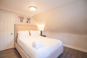 Luxury Collection-4 Bedroom 3 Full-bathroom-boston