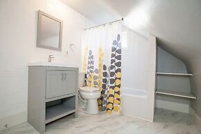 Luxury Collection-4 Bedroom 3 Full-bathroom-boston