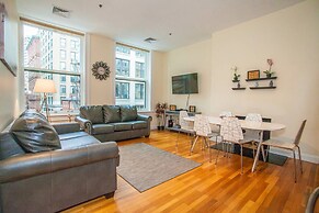 Luxe Condo Back Bay Boston-3 Bedrooms & 2 Baths