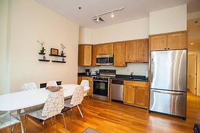 Luxe Condo Back Bay Boston-3 Bedrooms & 2 Baths