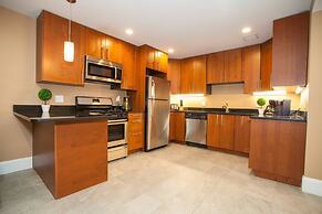 Lux Condo Near Boston - 3 King Beds 2 Bath-parking