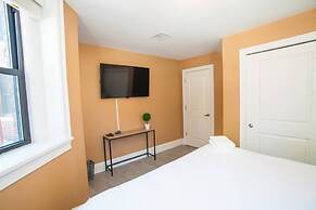 Lux Condo Near Boston - 3 King Beds 2 Bath-parking
