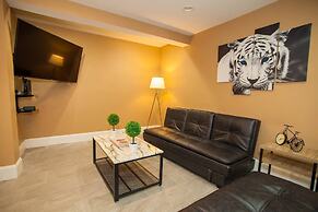 Lux Condo Near Boston - 3 King Beds 2 Bath-parking