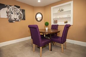 Lux Condo Near Boston - 3 King Beds 2 Bath-parking