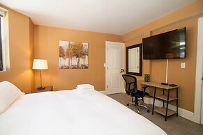 Lux Condo Near Boston - 3 King Beds 2 Bath-parking