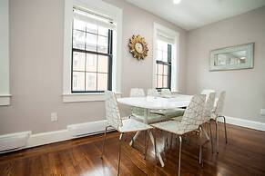 Boston Back Bay Brand New Condo Sleeps 8