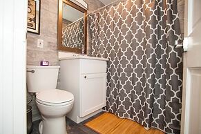 Boston Back Bay Brand New Condo Sleeps 8