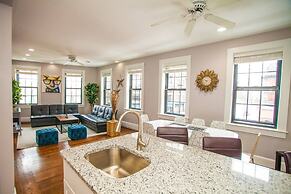 Boston Back Bay Brand New Condo Sleeps 8