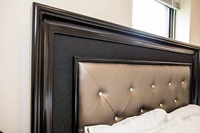 NEW 4 Bed 2 Full Bath Condo Near Back Bay