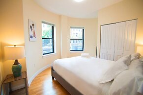 NEW 4 Bed 2 Full Bath Condo Near Back Bay