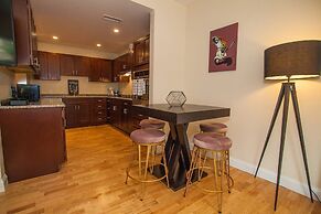 NEW 4 Bed 2 Full Bath Condo Near Back Bay