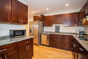 NEW 4 Bed 2 Full Bath Condo Near Back Bay