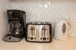 Downtown Boston 4bed 2 Full Bath Condo North End