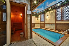 Voyage Hotel