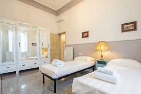 Santa Maria Novella 4 Bedrooms by Mmega