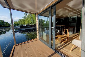 Prague Bay Houseboats