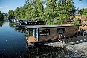 Prague Bay Houseboats
