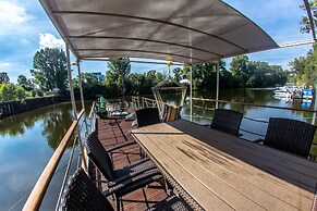 Prague Bay Houseboats