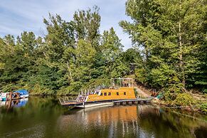 Prague Bay Houseboats