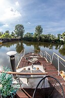 Prague Bay Houseboats