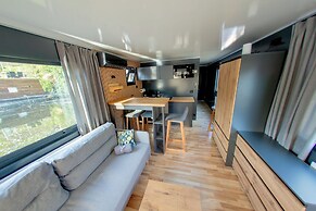 Prague Bay Houseboats