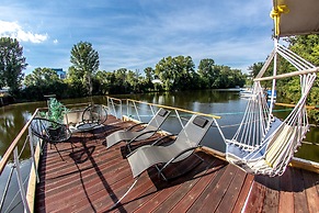 Prague Bay Houseboats