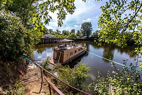 Prague Bay Houseboats