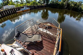 Prague Bay Houseboats