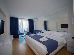 Royal Sea Breeze Apartment