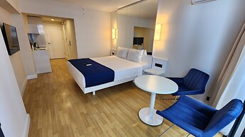 Royal Sea Breeze Apartment