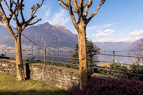 JOIVY Como Pool & Lake