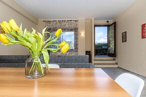 JOIVY Como Pool & Lake