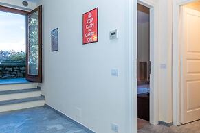 JOIVY Como Pool & Lake