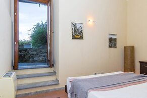 JOIVY Como Pool & Lake